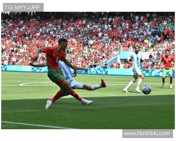 足球明星精彩瞬间高清图集展现球场风采与激情时刻